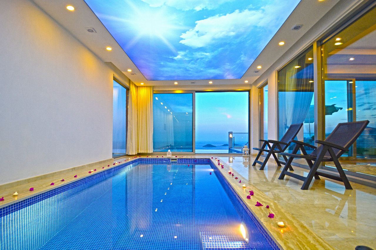 Indoor-Pool